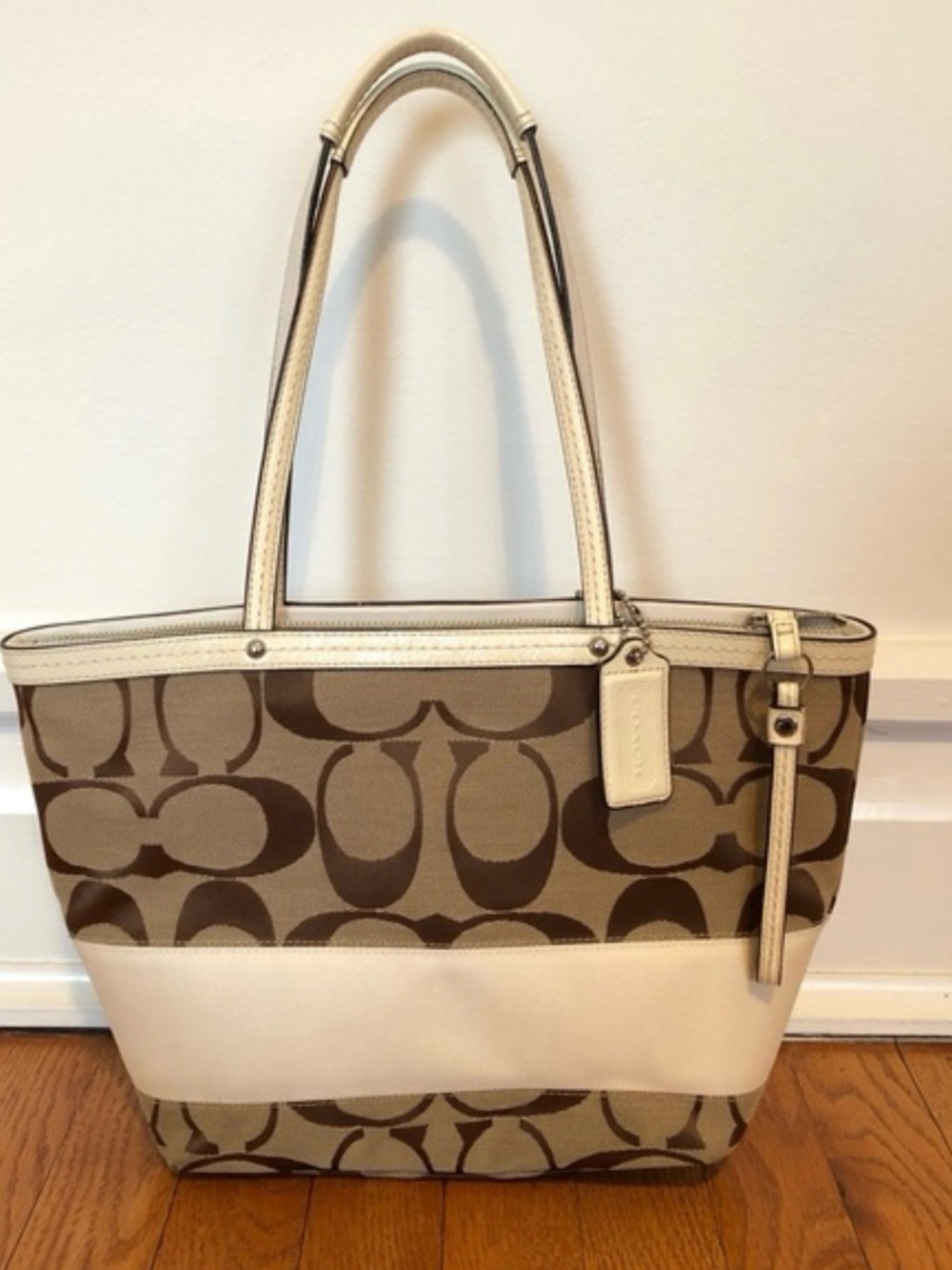 Coach Tote with Signature Khaki and Chalk Canvas